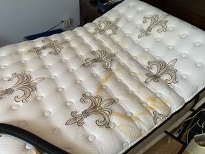 Before & After Mattress Cleaning in Dallas, TX (1)